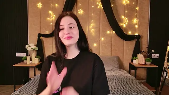 Snapshot of EmmaLawrens chatting on February 20, 2026, 8:55 pm EmmaLawrens online show from February 20, 2026, 8:55 pm