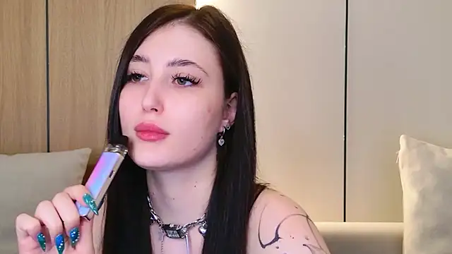 EmmaLawrens online show from July 18, 2026, 10:46 am