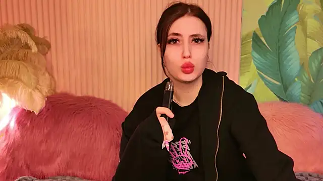 EmmaLawrens online show from May 2, 2026, 5:23 am