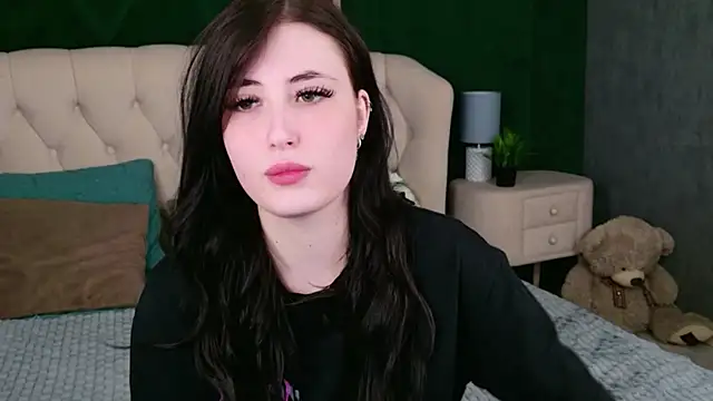 EmmaLawrens online show from July 3, 2026, 3:51 pm