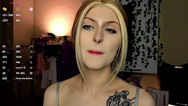 Emily  Mooree online show from November 1, 2025, 3:24 am