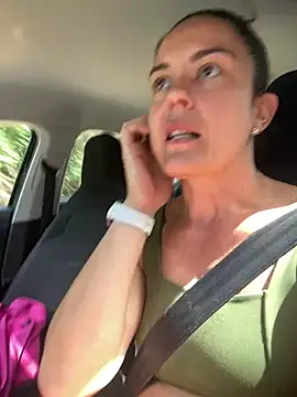 ClaraAlbuquerque online show from February 28, 2026, 1:00 pm