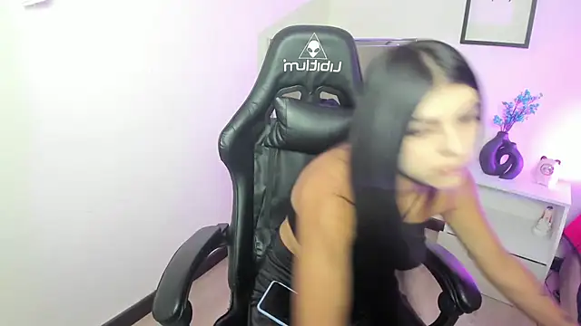 Snapshot of Sara_willow chatting on January 15, 2025, 6:50 pm Sara willow online show from January 15, 2025, 6:50 pm