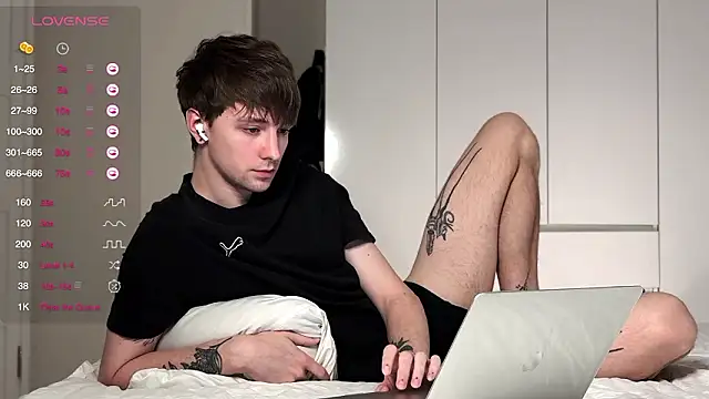 Snapshot of Calvin_Polanski chatting on February 20, 2026, 6:54 pm Calvin Polanski online show from February 20, 2026, 6:54 pm