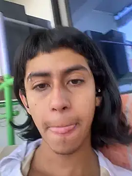 Snapshot of boysLittle chatting on March 7, 2026, 2:22 pm boysLittle online show from March 7, 2026, 2:22 pm