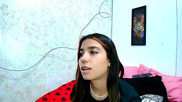 Rousse violett online show from March 14, 2025, 9:32 pm