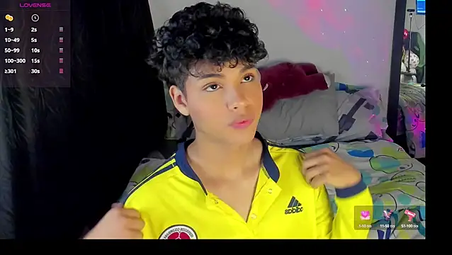 Snapshot of dani_angels__ chatting on February 15, 2025, 12:26 am dani angels online show from February 15, 2025, 12:26 am