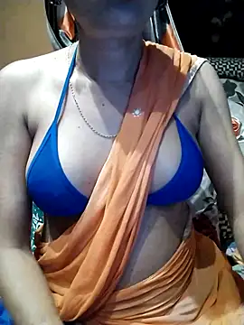 SANA-LEONI online show from March 21, 2025, 6:51 pm