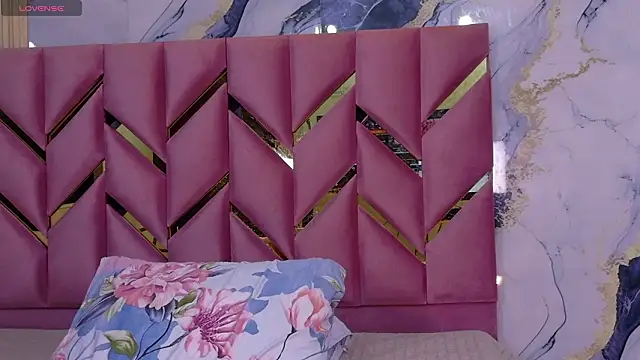 hotiergirl online show from February 2, 2026, 12:04 pm