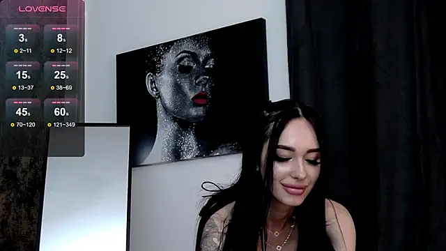 KylieReina online show from February 12, 2025, 12:01 pm