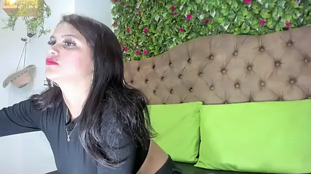 EmmySweett2 online show from September 9, 2025, 2:04 pm