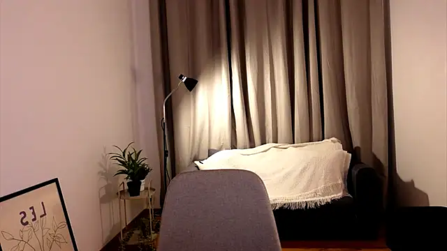 Snapshot of ShyHotNerd chatting on March 22, 2025, 7:47 am ShyHotNerd online show from March 22, 2025, 7:47 am