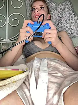 VioletxBlue online show from May 2, 2026, 11:59 am