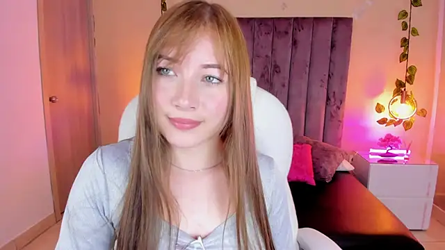 Dahlia Rousse online show from September 15, 2025, 1:33 pm