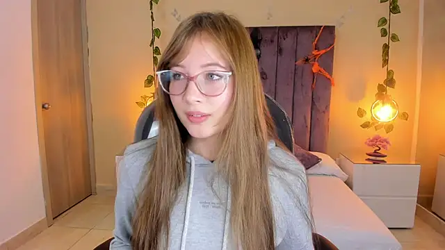 Dahlia Rousse online show from October 15, 2025, 11:46 pm