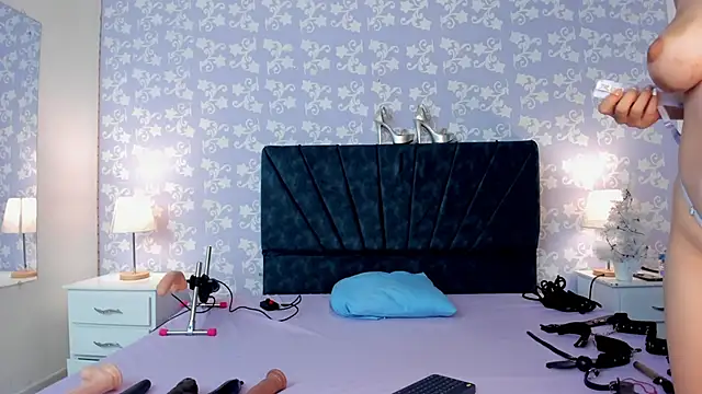 SalomeSimonz online show from December 2, 2025, 7:26 pm