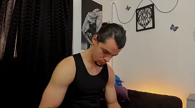 maxi styles online show from February 3, 2025, 5:35 pm