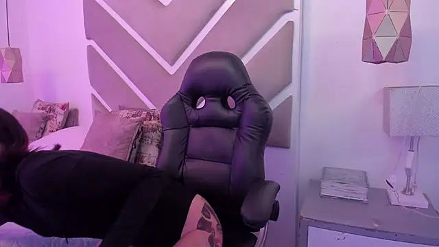 Snapshot of MeganPresleyy chatting on February 20, 2026, 5:59 pm MeganPresleyy online show from February 20, 2026, 5:59 pm