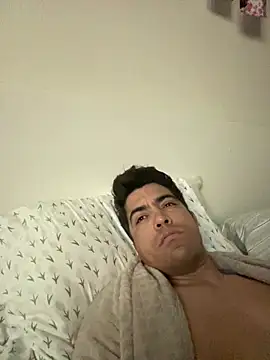 estremo06 online show from March 8, 2026, 3:32 am