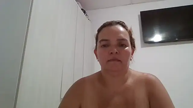 squirtlatinx online show from May 15, 2026, 1:03 am