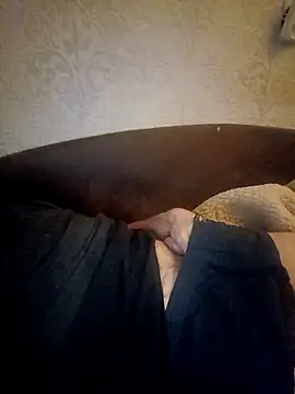 Lukas2204 online show from October 27, 2025, 10:00 pm