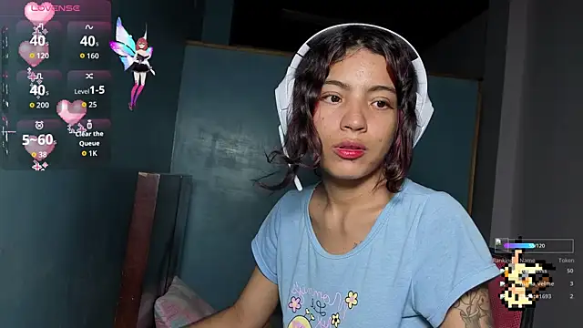 Lovelyamyy online show from November 11, 2025, 9:48 am