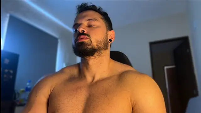 Lucasfit24 online show from November 3, 2025, 3:37 pm