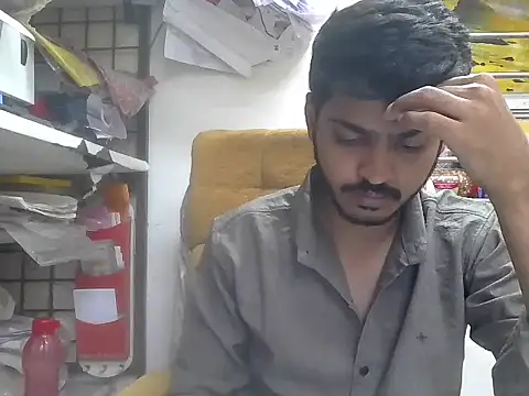 cute modell online show from February 24, 2026, 12:28 pm