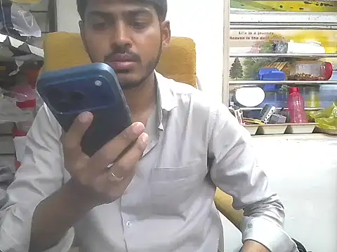 cute modell online show from March 9, 2026, 1:03 pm