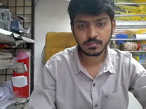 cute modell online show from November 17, 2025, 7:56 am