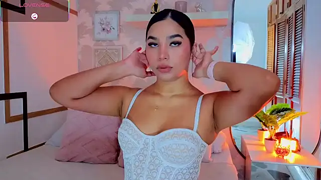 CharlotteGraay online show from July 13, 2026, 7:57 pm