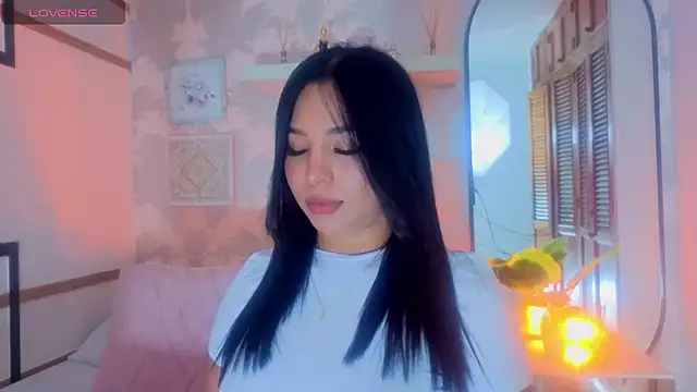 CharlotteGraay online show from June 27, 2026, 7:42 pm