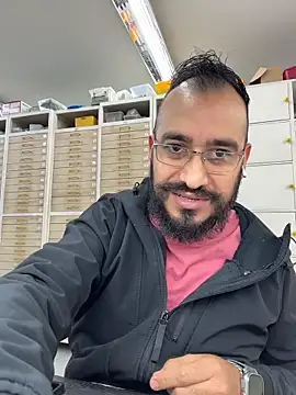 leonardohot1987 online show from November 18, 2025, 7:06 pm