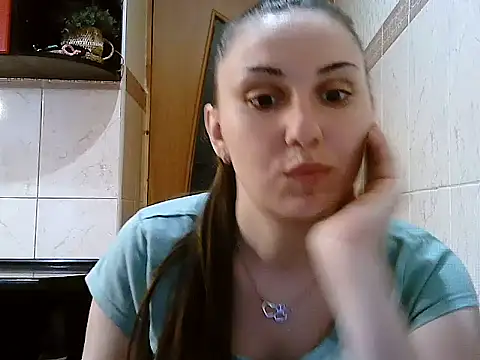 Snapshot of Yuliia30 chatting on April 3, 2026, 1:28 pm Yuliia30 online show from April 3, 2026, 1:28 pm