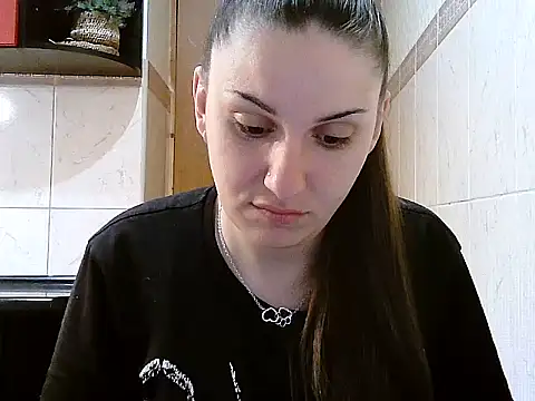 Snapshot of Yuliia30 chatting on April 8, 2026, 4:25 am Yuliia30 online show from April 8, 2026, 4:25 am