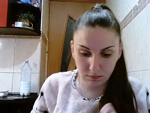 Snapshot of Yuliia30 chatting on April 15, 2026, 7:58 pm Yuliia30 online show from April 15, 2026, 7:58 pm
