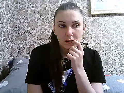 Snapshot of Yuliia30 chatting on May 14, 2026, 12:57 pm Yuliia30 online show from May 14, 2026, 12:57 pm