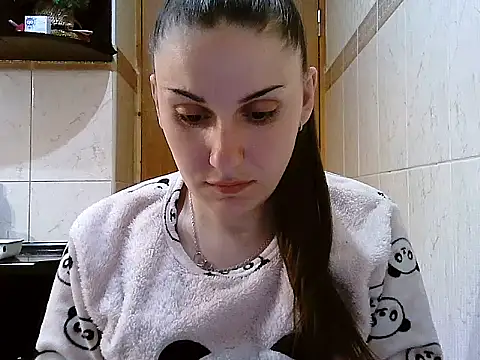 Snapshot of Yuliia30 chatting on April 17, 2026, 7:49 pm Yuliia30 online show from April 17, 2026, 7:49 pm