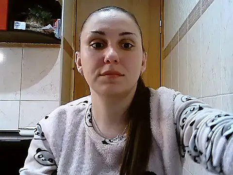 Snapshot of Yuliia30 chatting on April 18, 2026, 7:58 pm Yuliia30 online show from April 18, 2026, 7:58 pm
