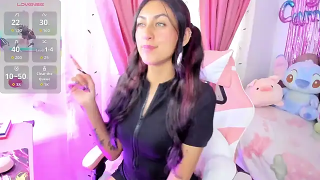 Snapshot of sweetfoxy_17 chatting on March 6, 2026, 8:59 pm sweetfoxy 17 online show from March 6, 2026, 8:59 pm