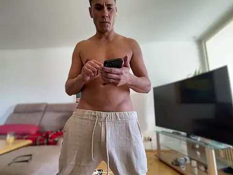 Marcolatin100 online show from February 23, 2025, 11:11 am