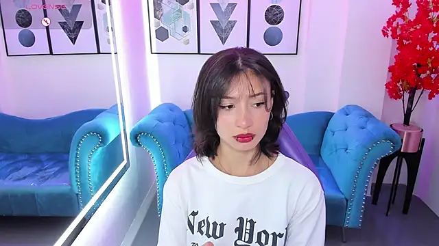 Akaza Hakuji  online show from October 6, 2025, 12:39 pm