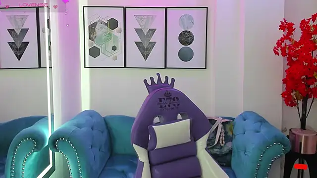 Akaza Hakuji  online show from September 30, 2025, 12:44 pm