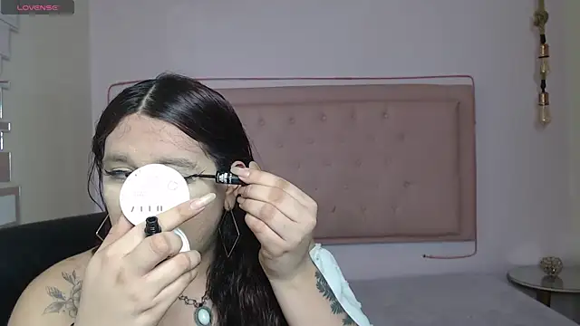 kathepickmanx online show from November 19, 2025, 3:17 am