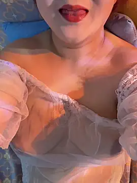 Hey-Cute online show from October 18, 2025, 2:02 am