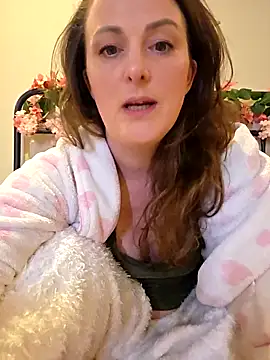 cumtomama online show from March 12, 2026, 7:07 pm