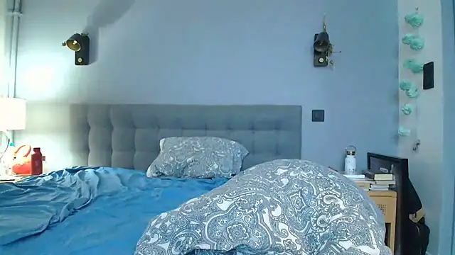 Snapshot of KattyFR chatting on October 27, 2025, 7:53 am KattyFR online show from October 27, 2025, 7:53 am