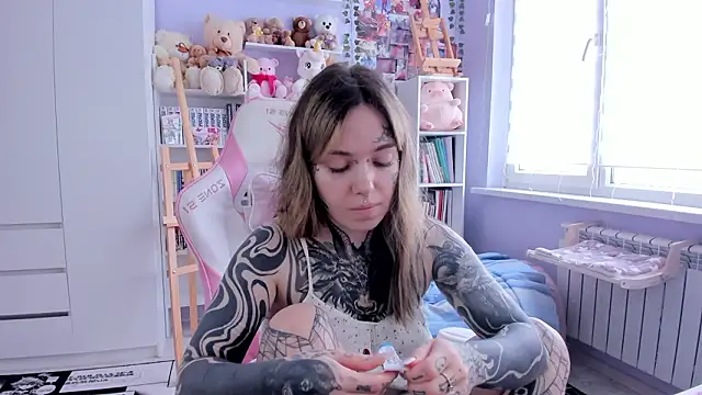 Snapshot of Catharsisi chatting on March 8, 2026, 10:51 am Catharsisi online show from March 8, 2026, 10:51 am