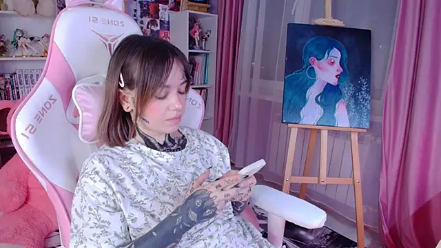 Snapshot of Catharsisi chatting on March 13, 2025, 5:28 pm Catharsisi online show from March 13, 2025, 5:28 pm