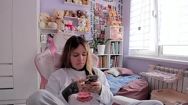 Snapshot of Catharsisi chatting on March 22, 2026, 11:45 am Catharsisi online show from March 22, 2026, 11:45 am